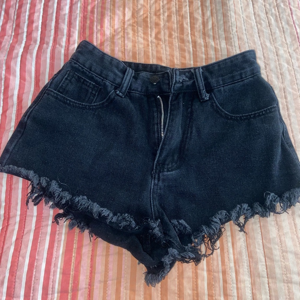 Raw Hem Embroidery Denim Shorts